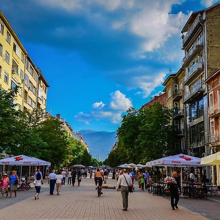 Апартаменти 5 Seconds Away From The Main Street, Free Secured Parking Софія Екстер'єр фото