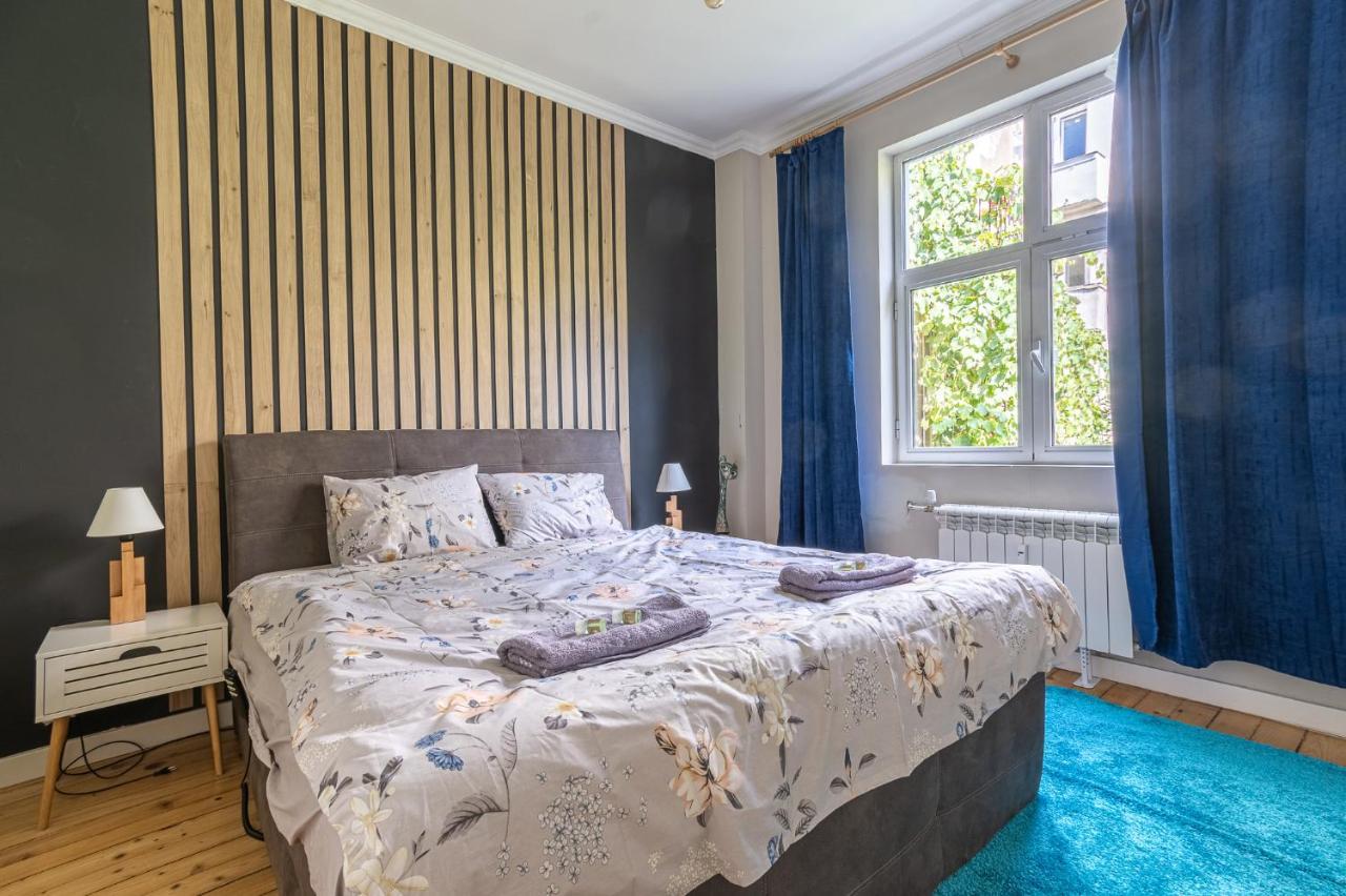 Апартаменти 5 Seconds Away From The Main Street, Free Secured Parking Софія Екстер'єр фото