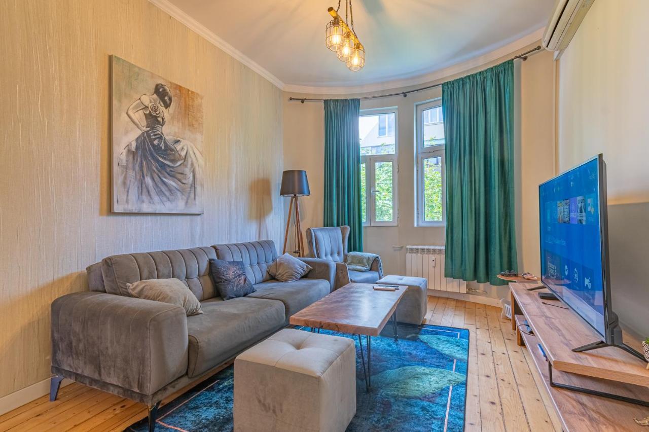 Апартаменти 5 Seconds Away From The Main Street, Free Secured Parking Софія Екстер'єр фото