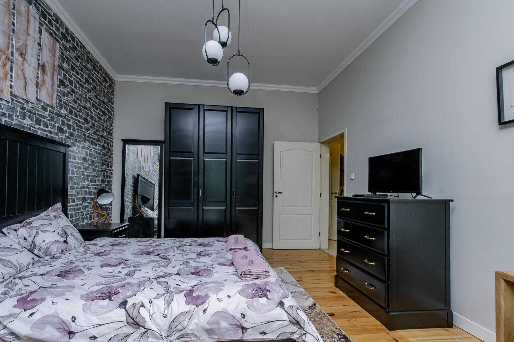 Апартаменти 5 Seconds Away From The Main Street, Free Secured Parking Софія Екстер'єр фото