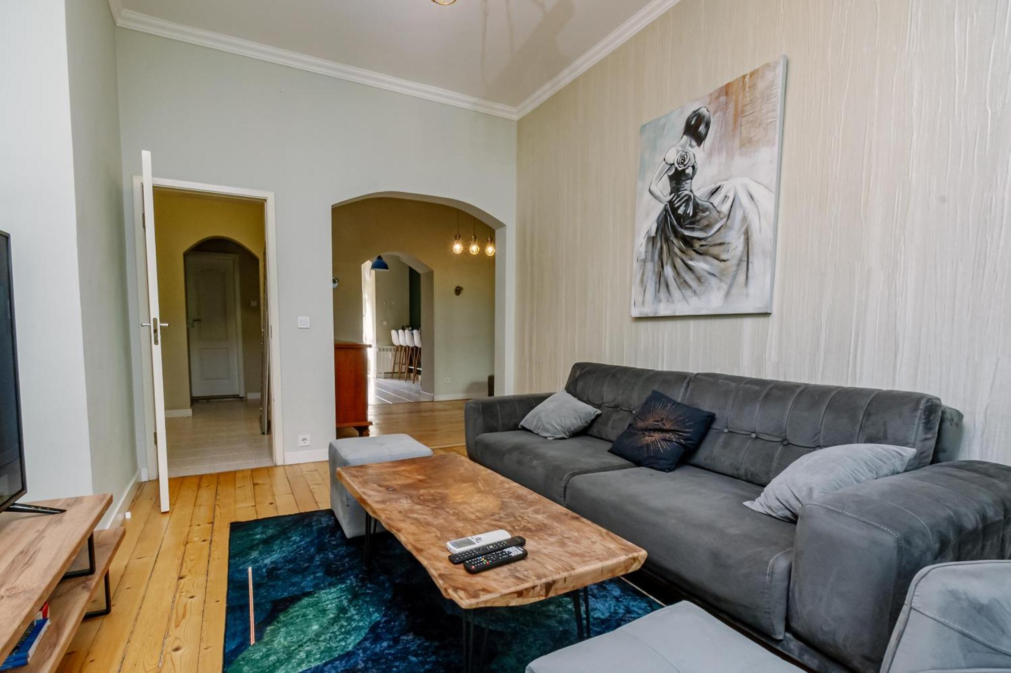 Апартаменти 5 Seconds Away From The Main Street, Free Secured Parking Софія Екстер'єр фото