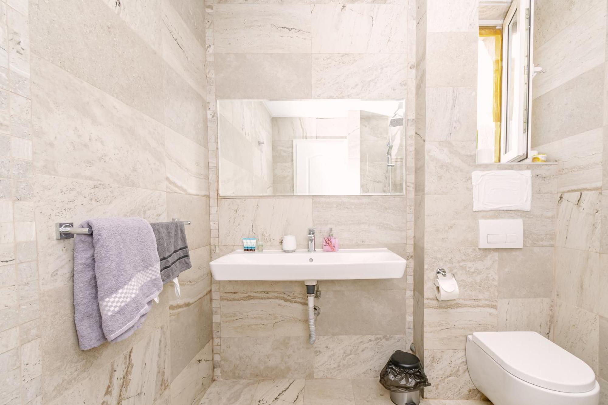 Апартаменти 5 Seconds Away From The Main Street, Free Secured Parking Софія Екстер'єр фото
